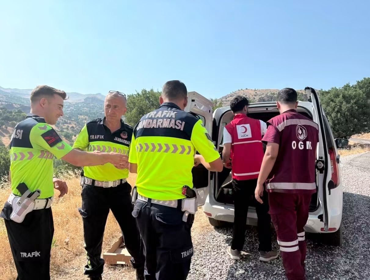 Kahta Kızılay'dan Gerger'deki Yangına Müdahale Eden Personellere Destek