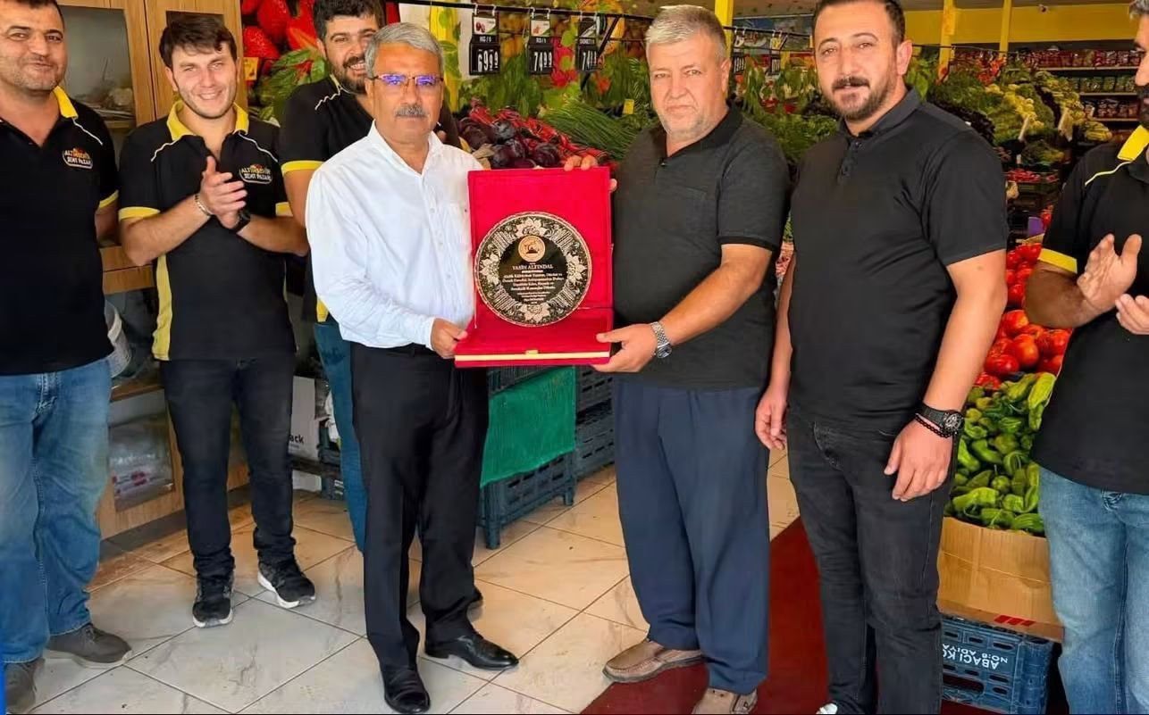 Adıyaman'da Ahilik Kültürünü Yaşatan Esnaflara Plaket Verildi
