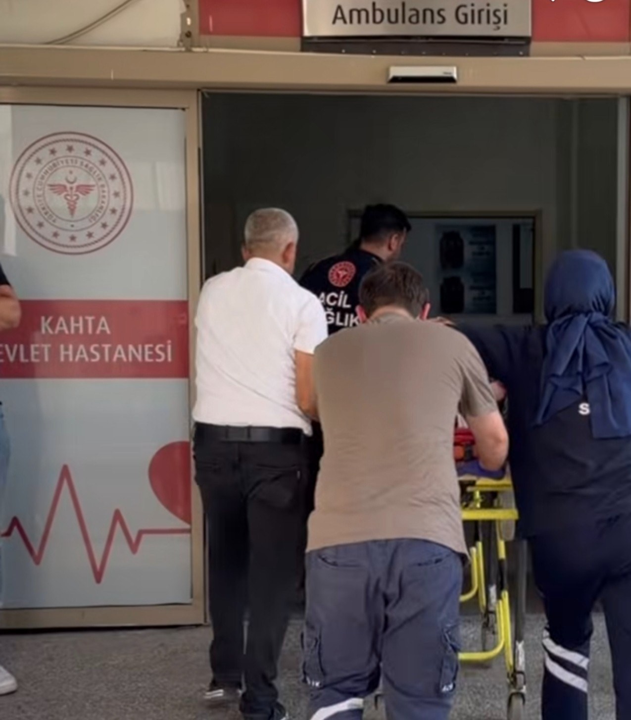 Kahta'da Otomobil ve Motosiklet Çarpıştı