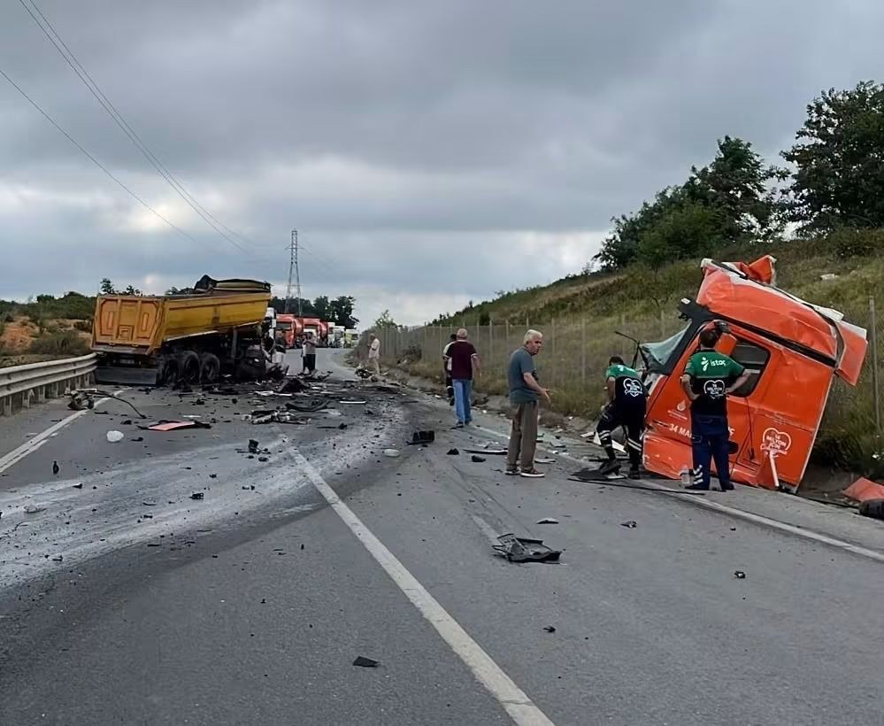 Şile Ömerli Yolu'nda İki Tır Çarpıştı