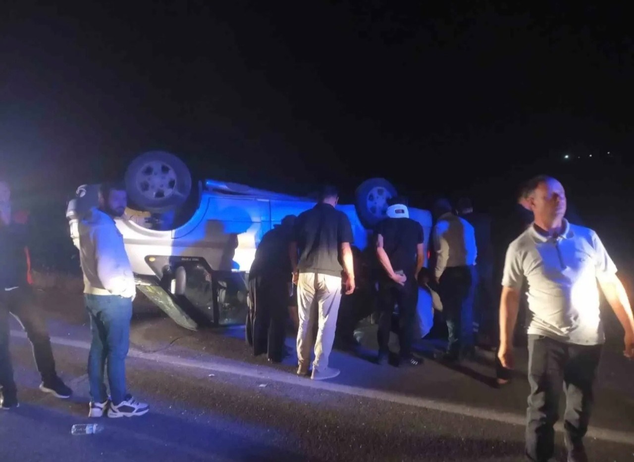 Sivas İmranlı'da Minibüs Devrildi: 7 Yaralı