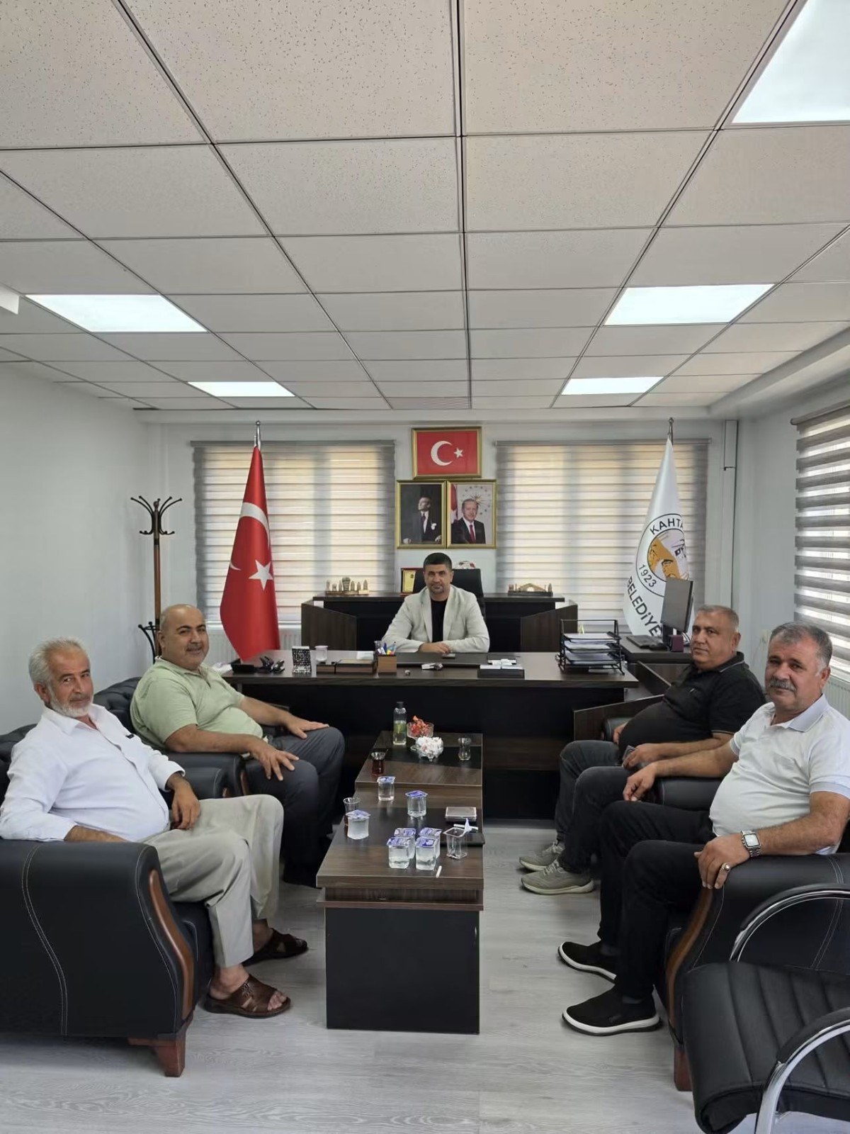 Kahta Milliyetçi Hareket Partisi Temsilcileri Kahta Belediye Başkan Vekili Özbey'e  Ziyaret Gerçekleştirdi