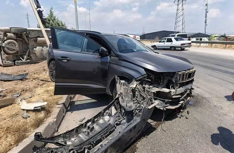 Pazarcık Narlı Mevkisinde Trafik Kazası: 3 Kişi Yaralandı