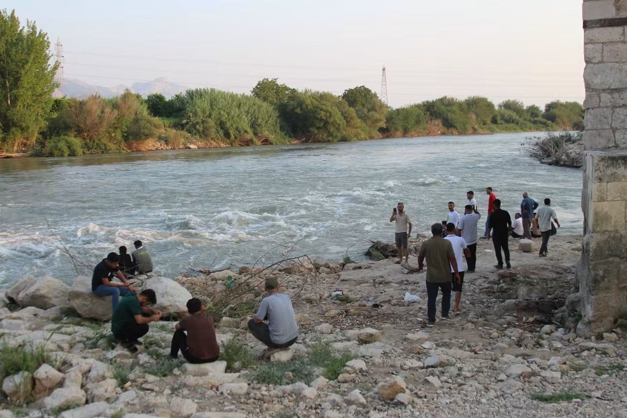 Yüreğir'de Ceyhan Nehrine Serinlemek İçin Giren İki Çocuk Gözden Kayboldu