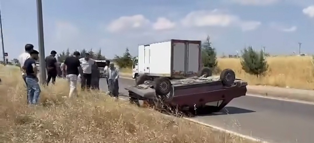 Kahta Sanayi Kavşağında Trafik Kazası Meydana Geldi