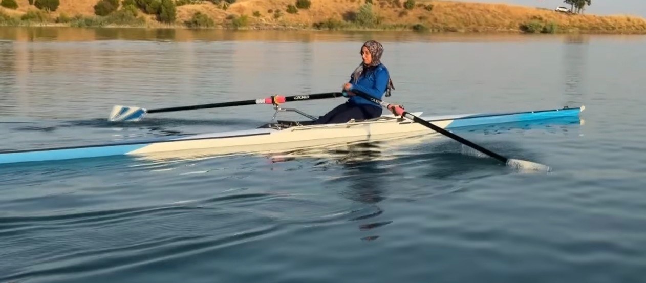 Depremzede Emine Alkayış Kürekte Başarıya Koşuyor