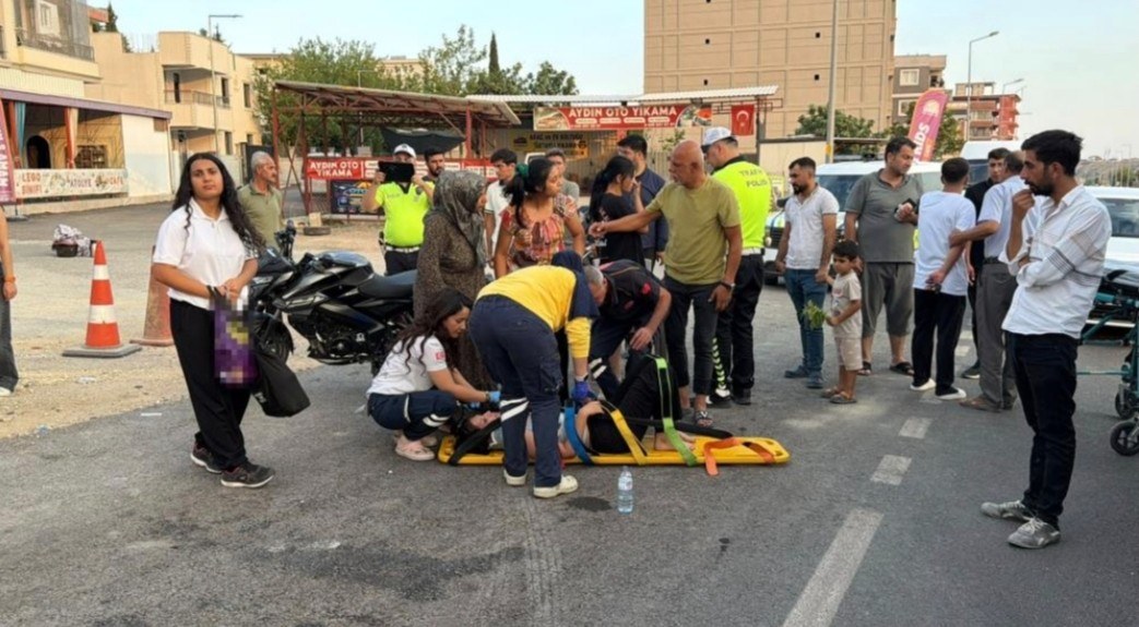 Adıyaman'da Motosiklet ve Otomobil Çarpıştı