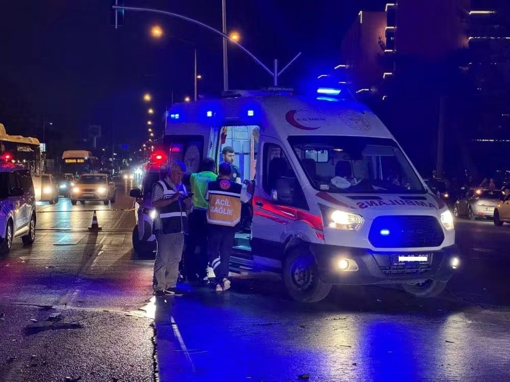 Balıkesir'de Otomobil Kazası: Bir Çocuk Hayatını Kaybetti