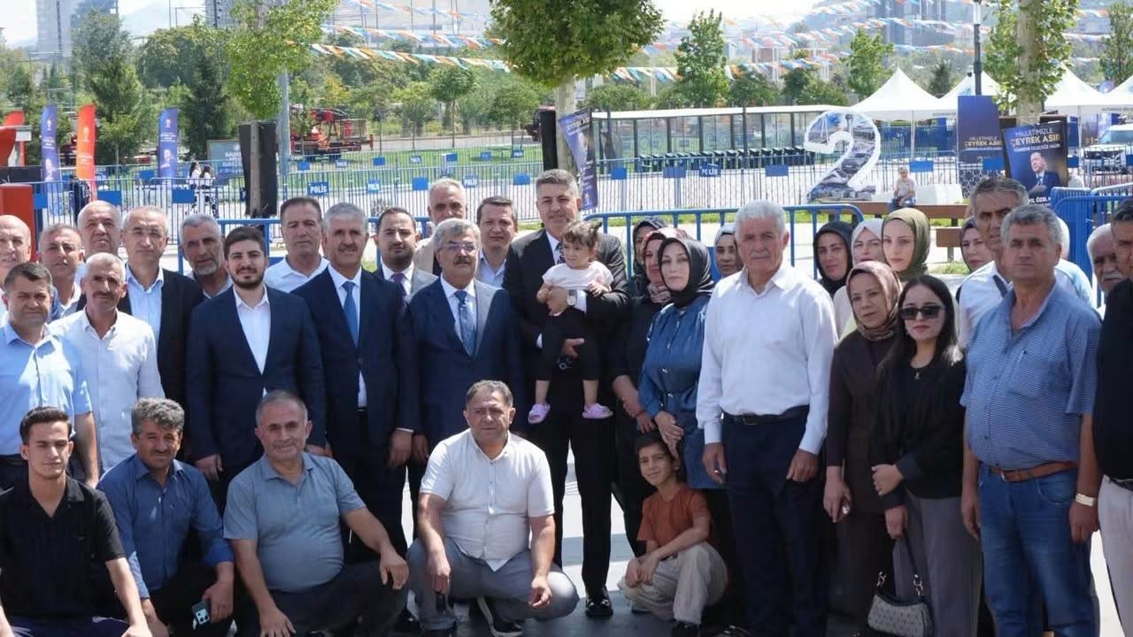 Milletvekili Doç Dr İshak Şan: AK Parti 25. Kuruluş Yıl Dönümü Kutlaması İçin Hemşerilerimizi Karşıladık