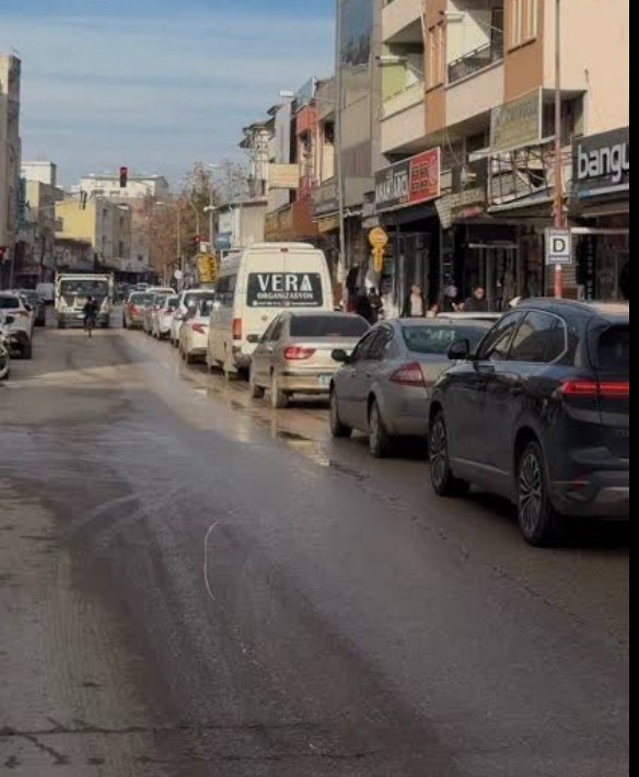 Kahta'da Artan Trafik ve Otopark Sorunu Çözüm Bekliyor