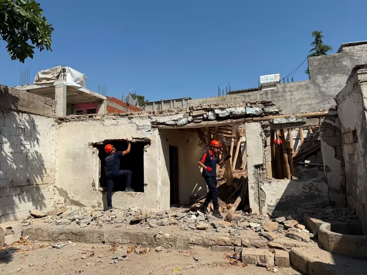 Adıyaman'da Yıkım Sırasında Göçük Meydana Geldi: 1 Kişi Göçük Altında Kaldı