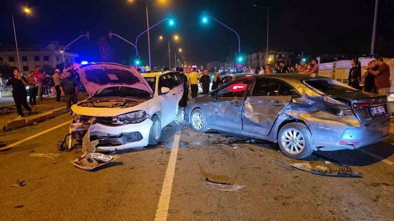 Düzce'de Altı Aracın Karıştığı Zincirleme Kaza