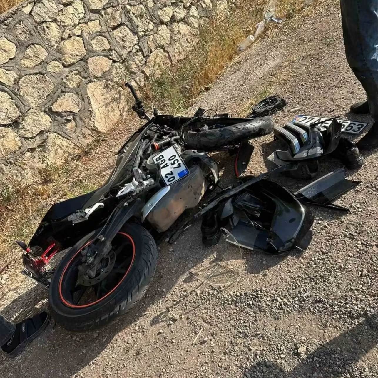 Gölbaşı'nda Otomobil ve Motosiklet Çarpıştı: Sürücü Ağır Yaralandı