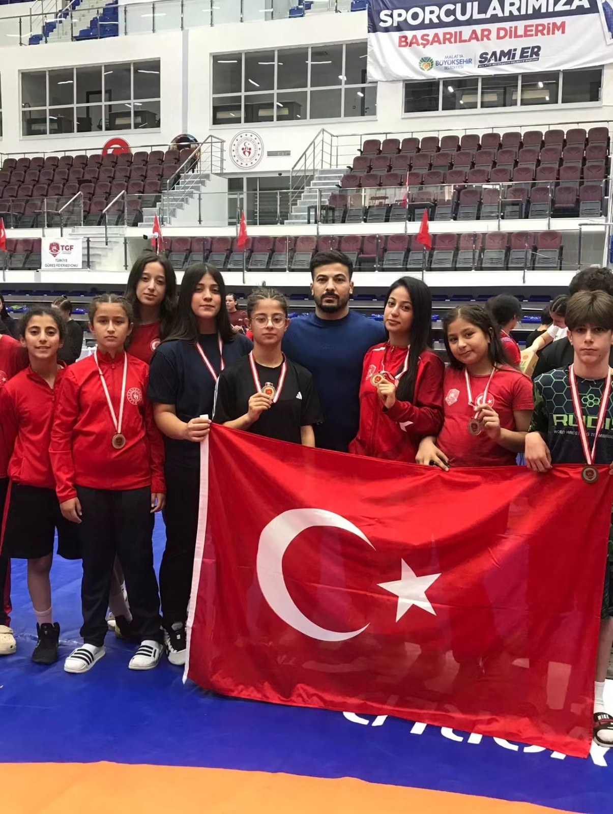 Adıyamanlı Güreşçilerden Uluslararası Şampiyonada Büyük Başarı