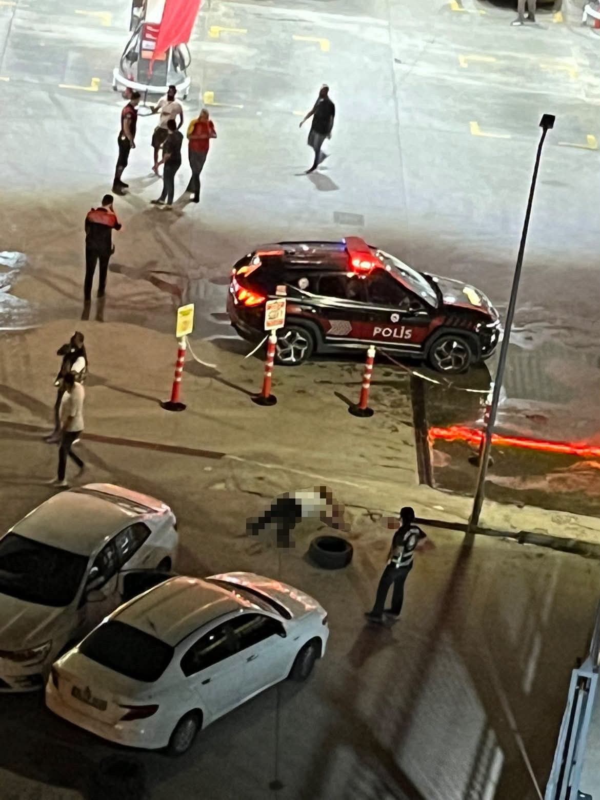 Esenyurt'ta Denetim Sırasında 1  Polis Memuru Şehit Edildi