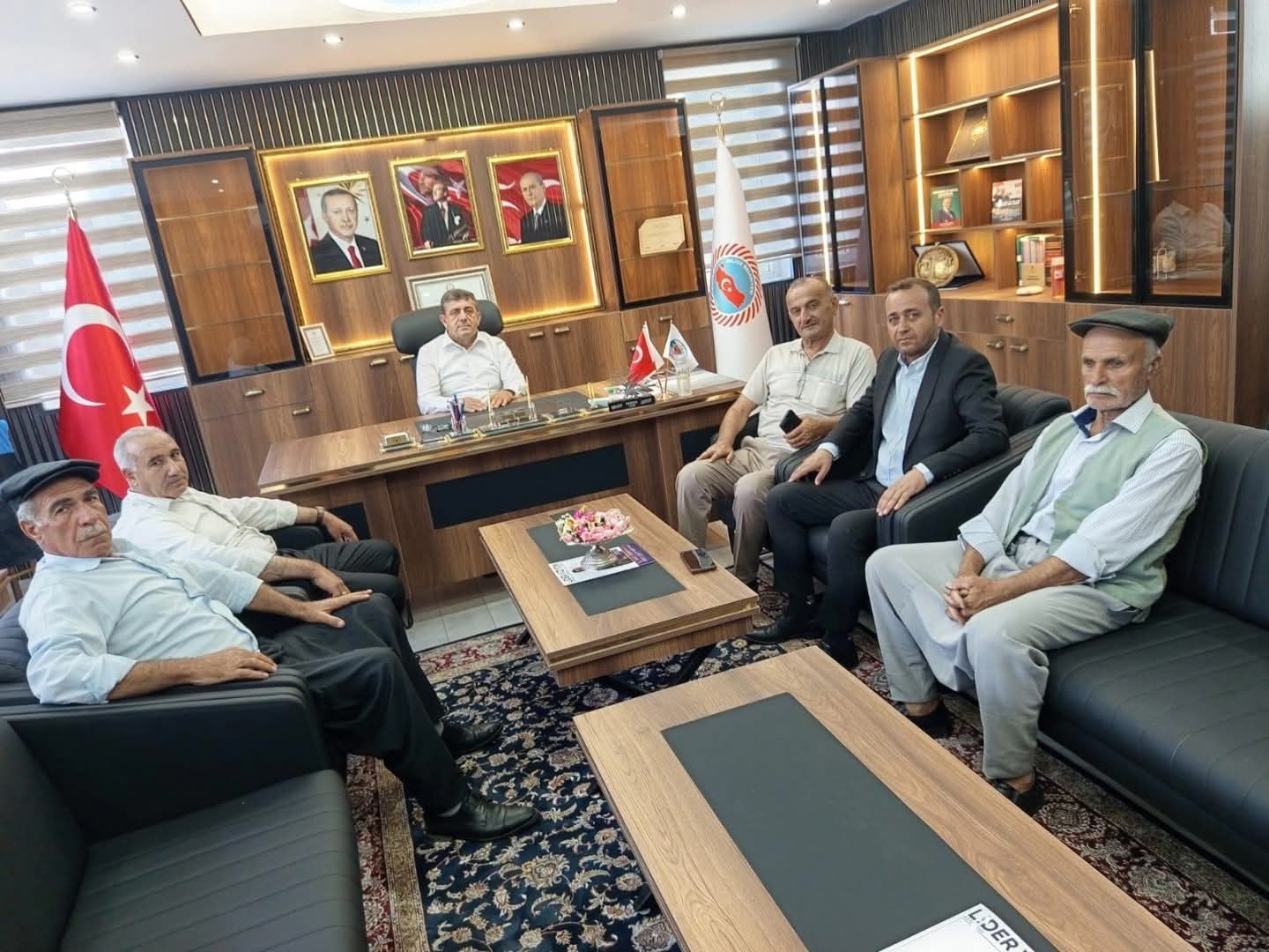 İnlice Belediye Başkanı Yakan'ı  Çakırhüyük Belediye Başkanı Çetin ve Beraberindekiler Ziyaret Etti