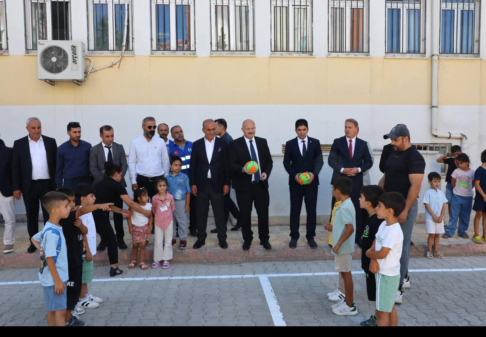 Adıyaman Okullarına Yeni Mini Futbol Sahaları