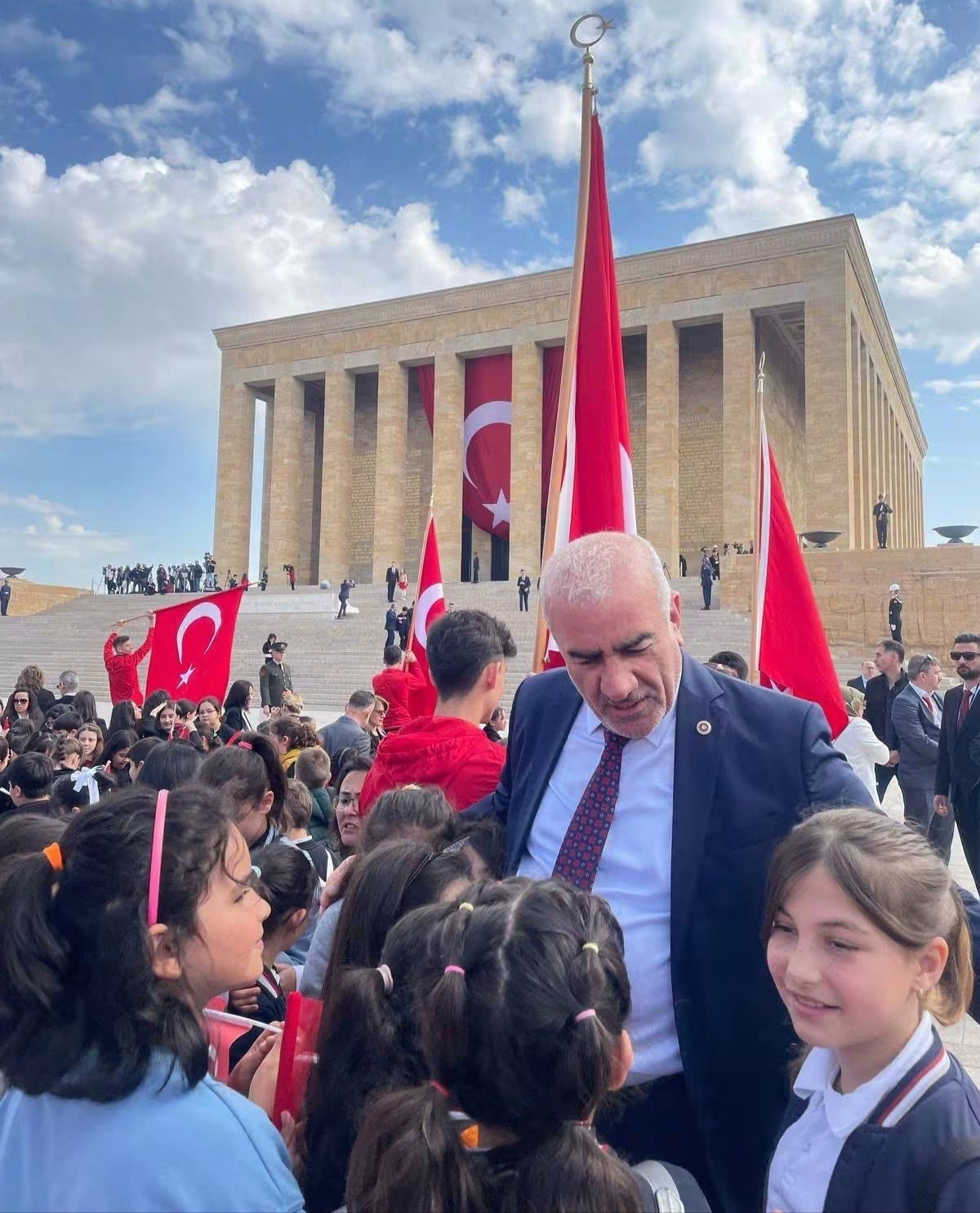 Milletvekili Özhan'dan Yeni Eğitim Yılı Mesajı