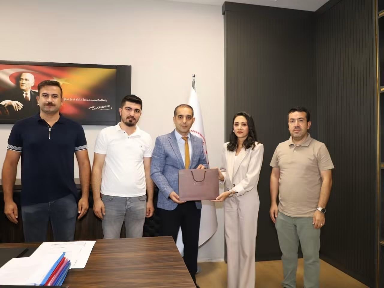 Trafik Kazası Sonrası Hayat Kurtaran Müdahale Ekiplerine Teşekkür Plaketi