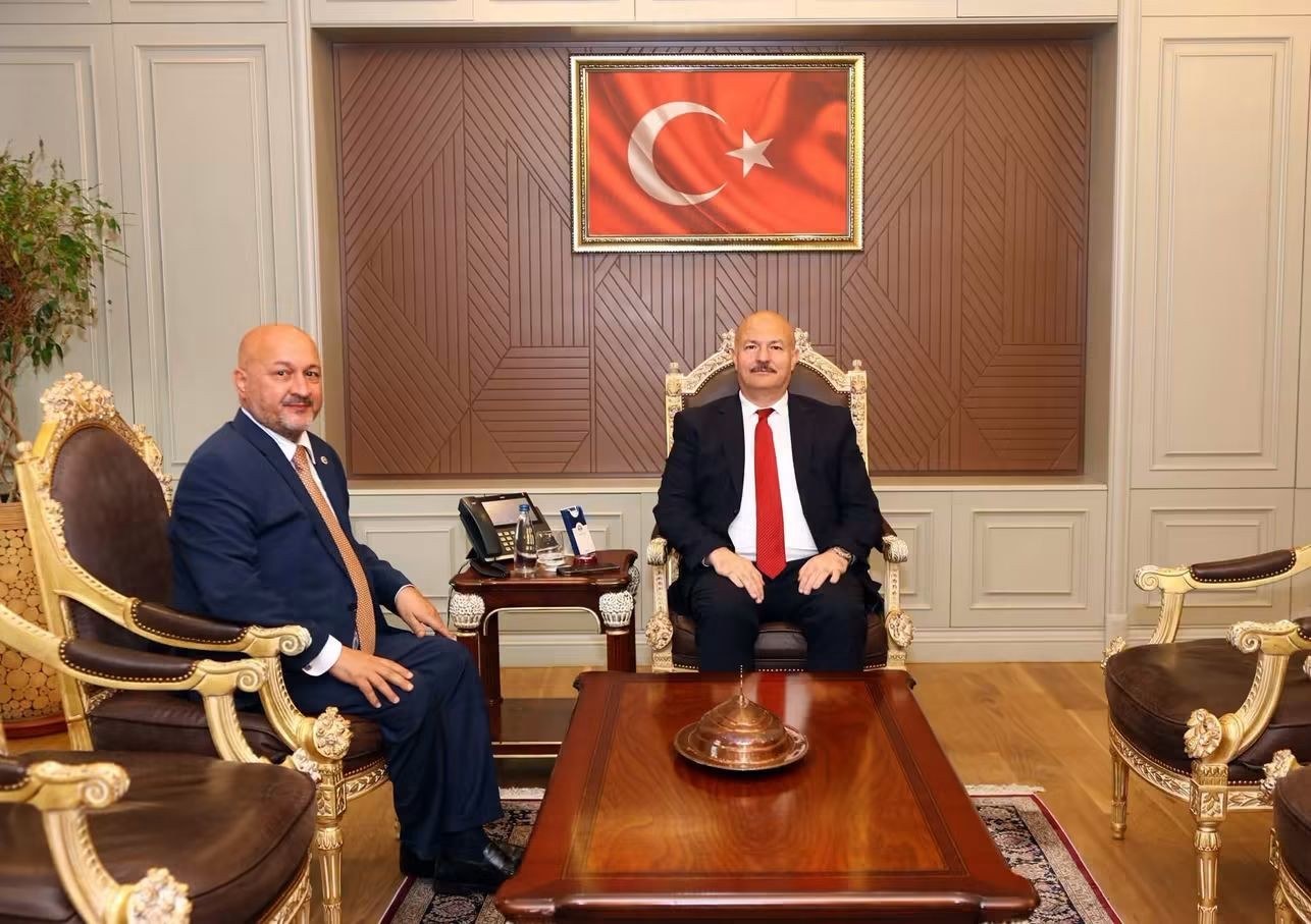Milletvekili Resul Kurt Adıyaman Valisi Abdullah Küçük'ü Ziyaret Etti