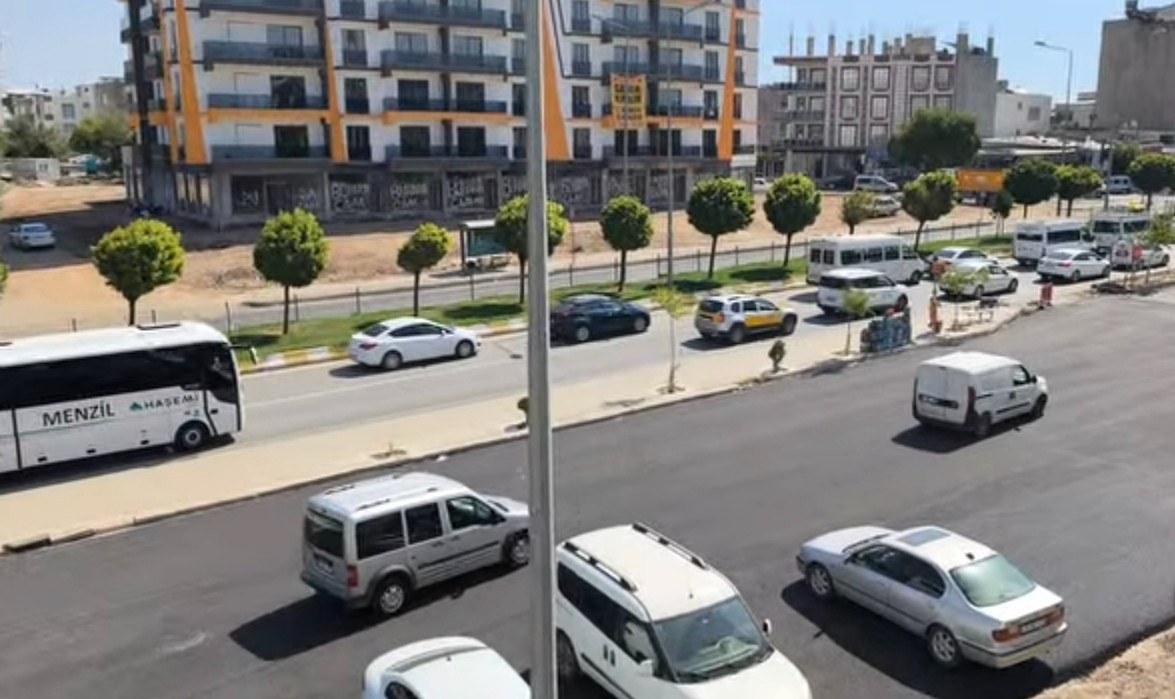 Kahta Öğretmenevi Kavşağı Yanyol Çalışması Tamamlandı