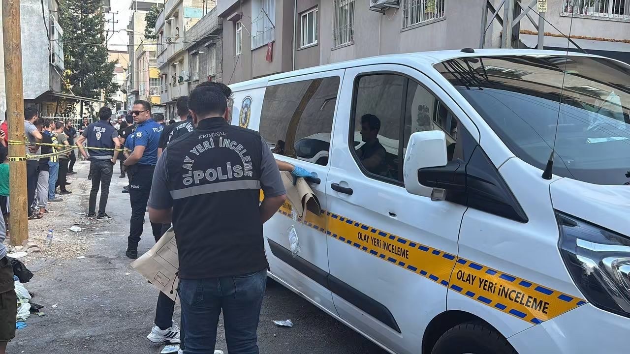 Gaziantep'te Silahla Eşini Öldüren Saldırgan Çevreye Rastgele Ateş Açmasıyla 4 Kişiyi Yaraladı