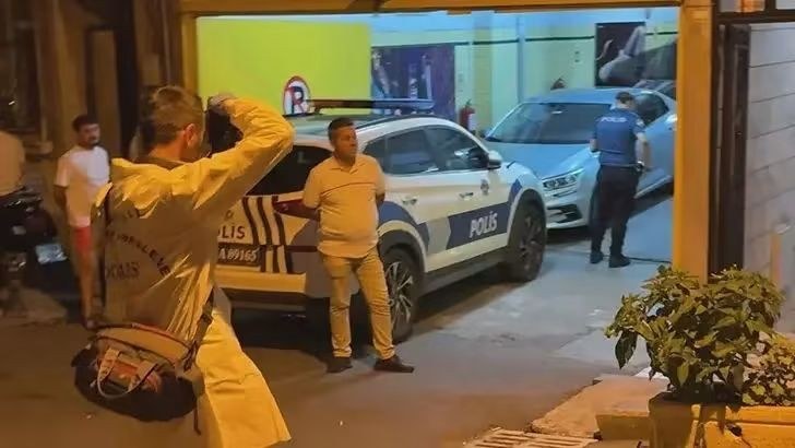 Şişli'de Silah Sesini Duyan Anne Oğlunun Odasına Koştu Oğlunu Başından Vurulmuş Halde Gördü