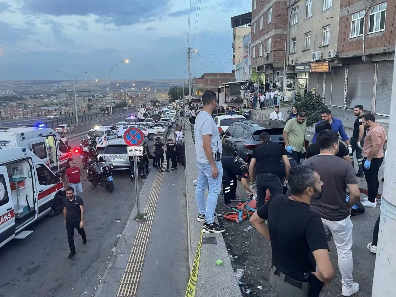 Diyarbakır'da Alacak Verecek Meselesi Yüzünden Silahlar Çekildi 3 Kişi Hayatını Kaybetti