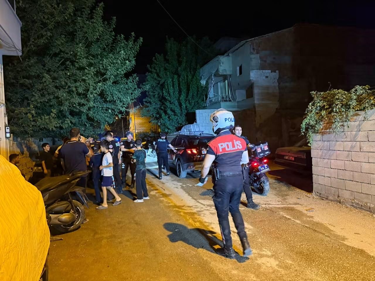 Adıyaman Bahçelievler Mahallesi'nde Abi Kardeş Kavgası