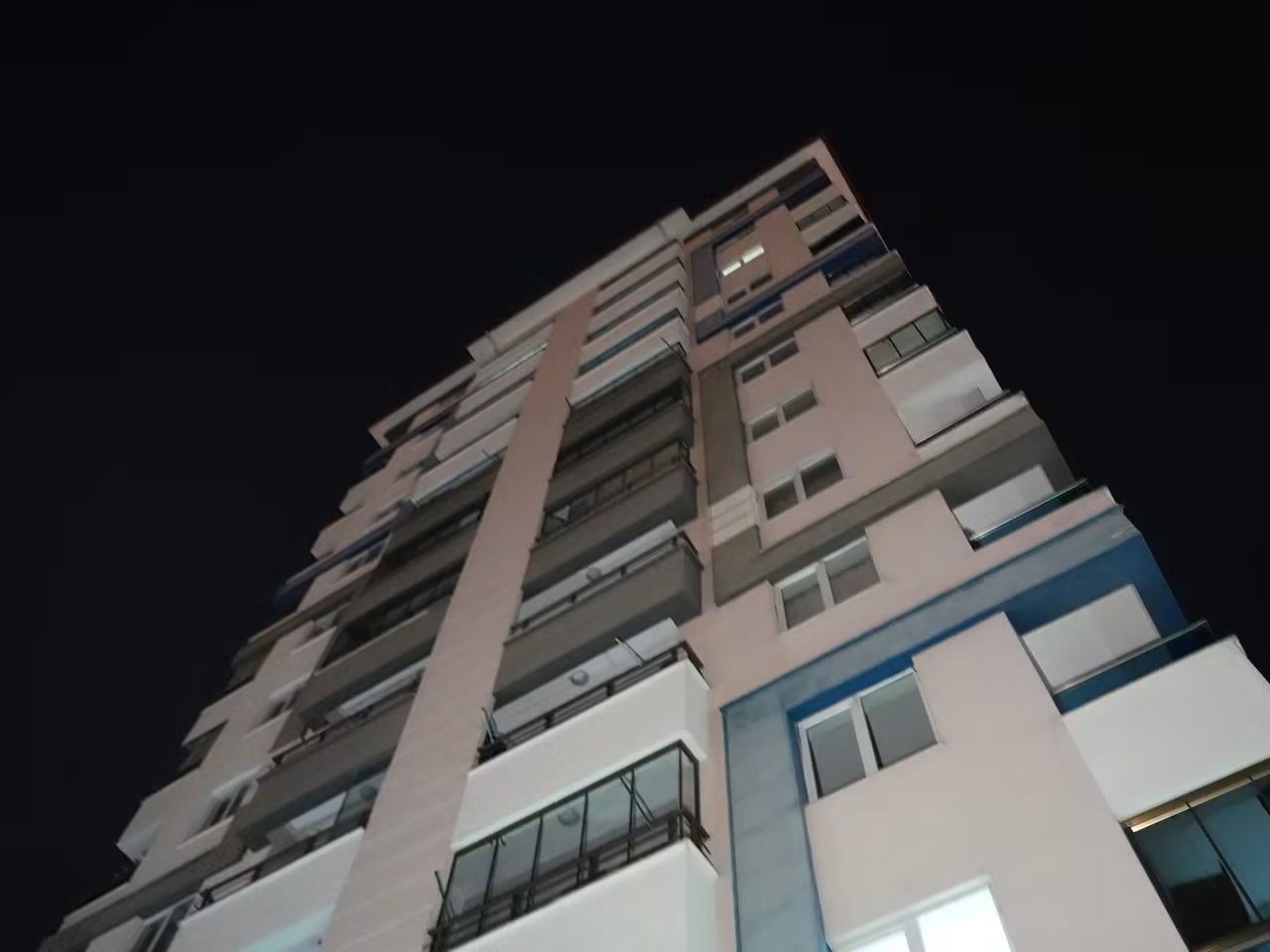 Apartmanın 12'nci Katından Düşen Kadın Hayatını Kaybetti