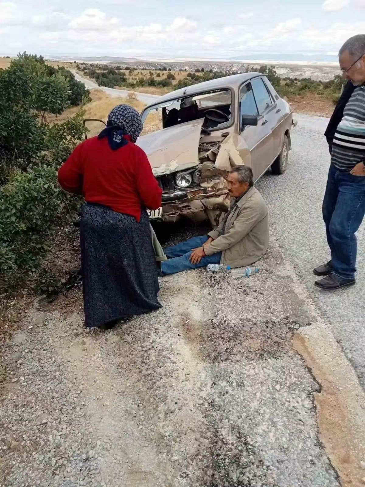 İki Araç Kafa Kafaya Çarpıştı 2 Kişi Yaralandı