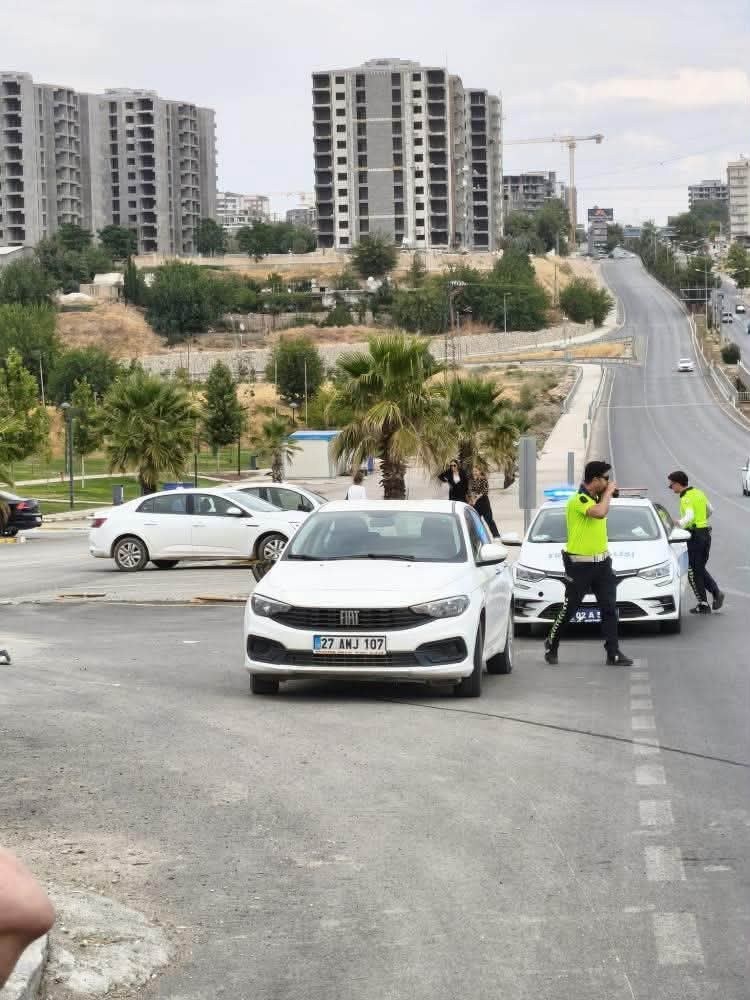 Adıyaman'da Otomobil ve Motosiklet Çarpıştı