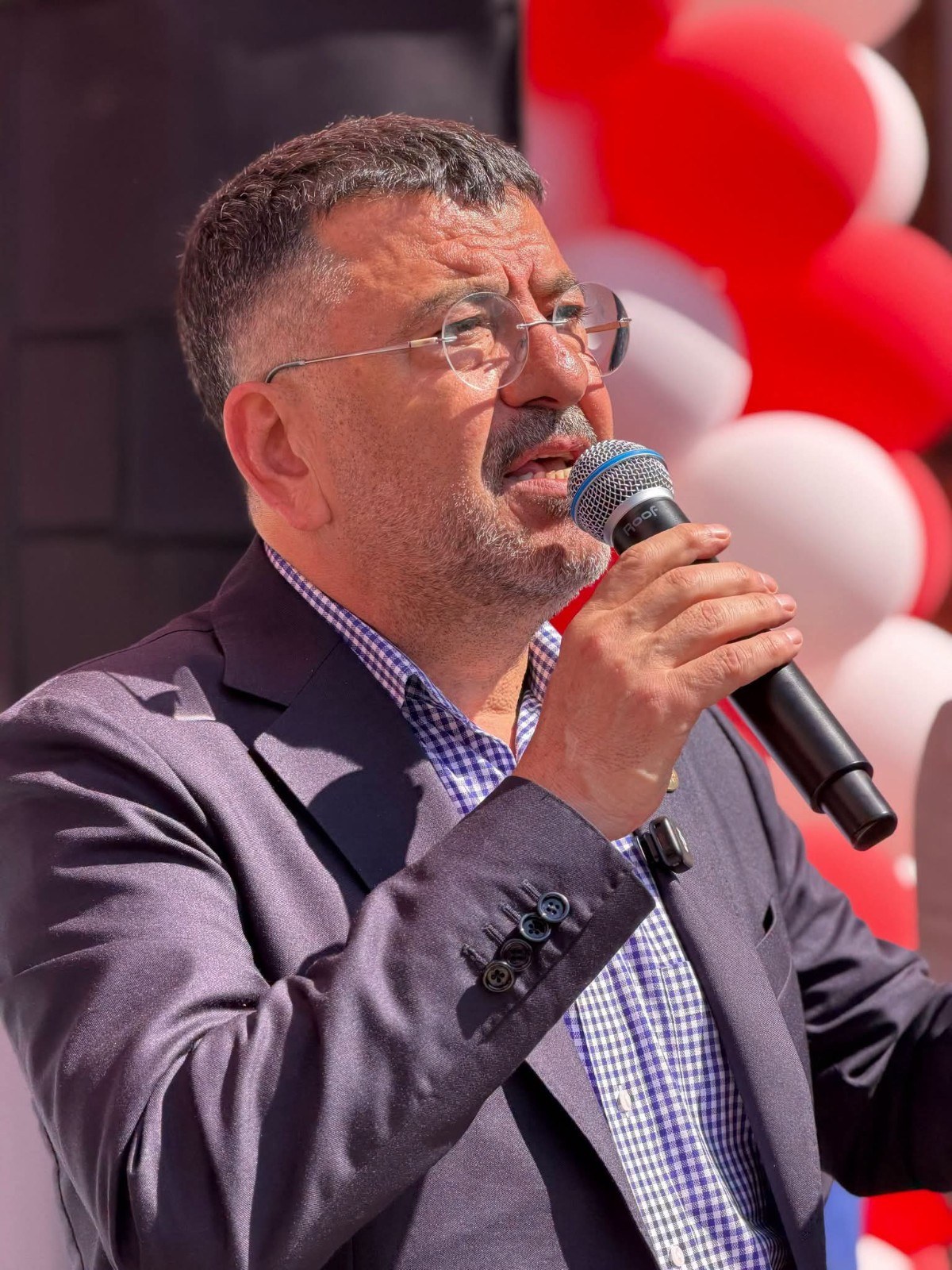 Veli Ağbaba Malatya'da Esnaf Ziyareti Esnasında Fenalaşarak Hastaneye Kaldırıldı