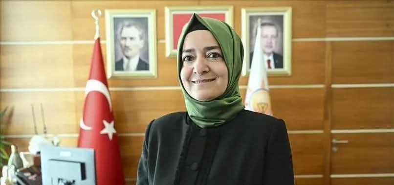 Fatma Betül Sayan Kaya Görevlerinden İstifa Etti