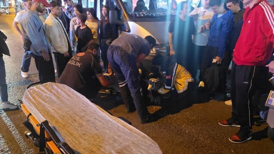 Ereğli'de Motosiklet Yayalara Çarptı