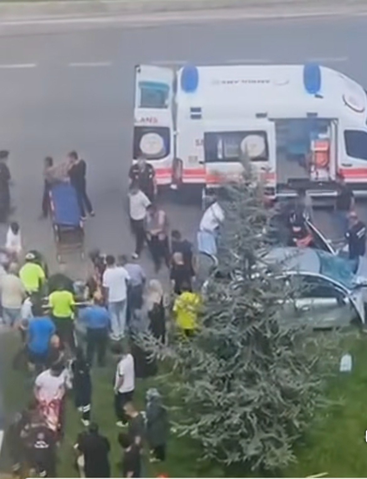 Malatya'da Otomobil Trambüs Direğine Çarptı