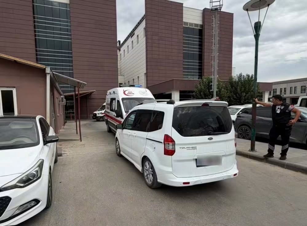 Adıyaman'da Ambulans Girişine Park Eden Sürücü Pes Dedirtti