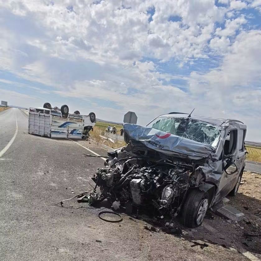 Suruç-Kobani Yolunda Trafik Kazası Meydana Geldi: 2 Kişi Yaralandı