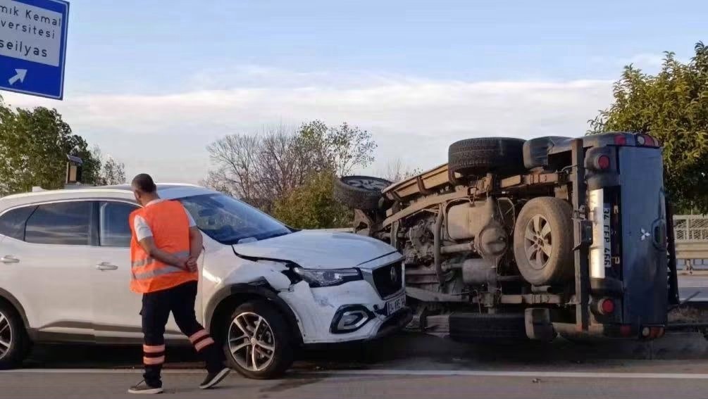 Tekirdağ'da Kaçırılan Araçla Zincirleme Kaza Yaptı: 3 Kişi Yaralandı