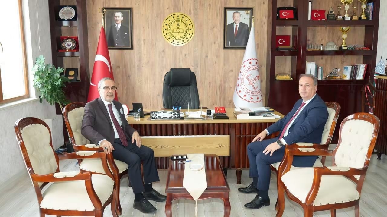 Yazar Mehmet Rıza Özacar'dan Milli Eğitim Müdürü Ali Tosun 'a Ziyaret