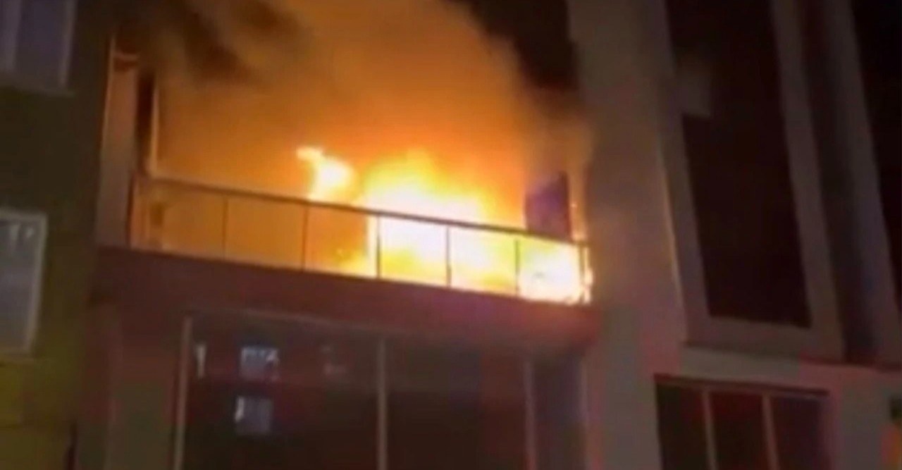 Aydın Efeler'de Apartmanın 2. Katında Çıkan Yangında 5 Kişi Hastaneye Kaldırıldı