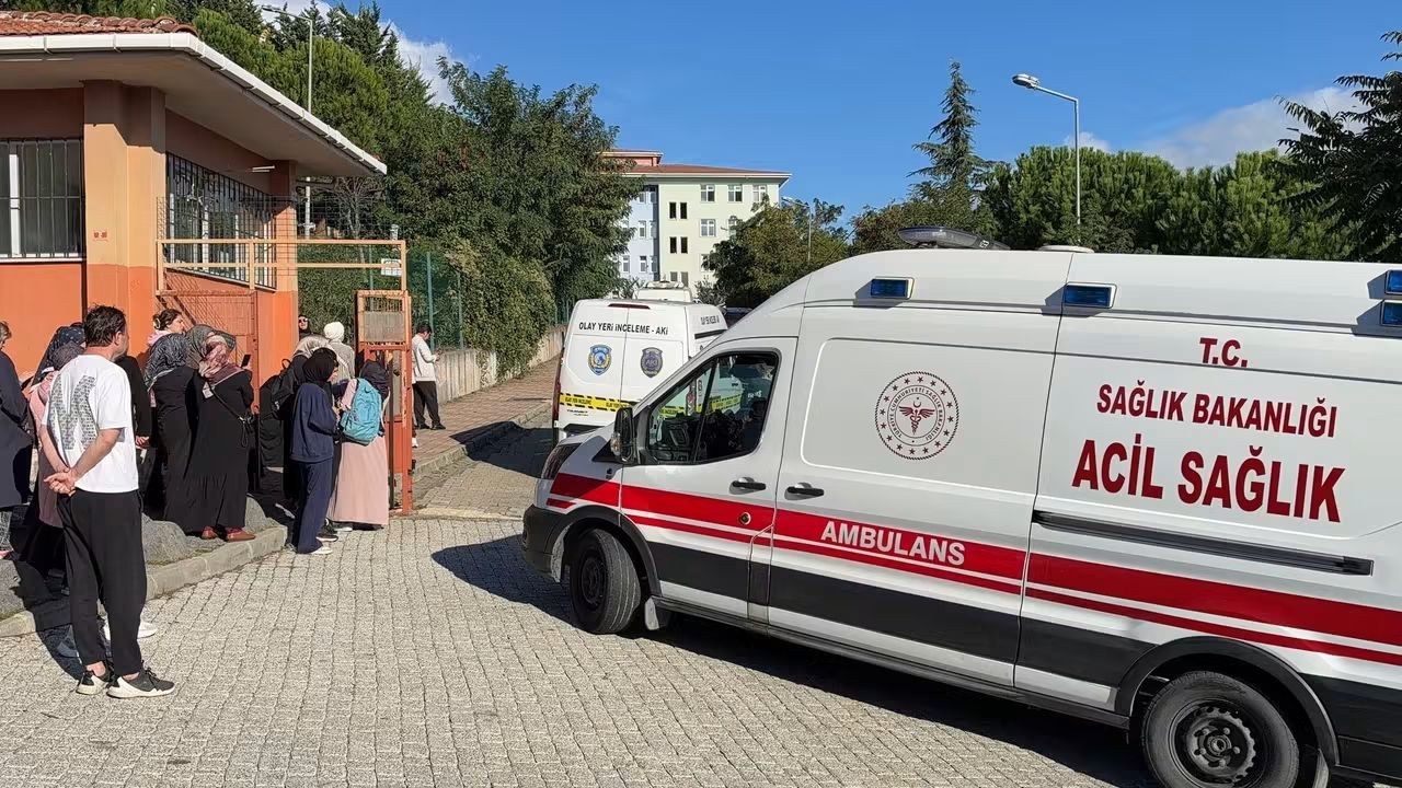 Başakşehir'deki Ortaokulda Öğrenciler Arasında Kavga