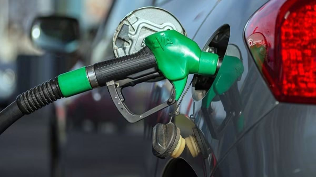 Motorin Fiyatlarında 4,95 Liralık İndirim Yapıldı. İndirim Gece Yarısı Pompa Fiyatlarına Yansıdı