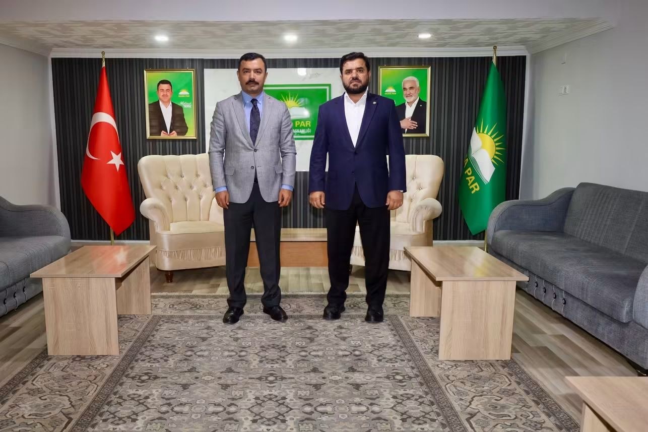 Kahta Kaymakamı Soysal'dan HÜDA PAR İlçe Başkanı Sivil'e İadeyi Ziyaret