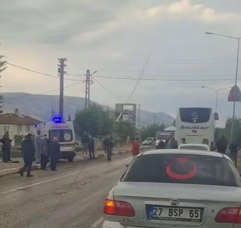 Adıyaman Gölbaşı'nda Yolcu Otobüsü Kaza Yaptı