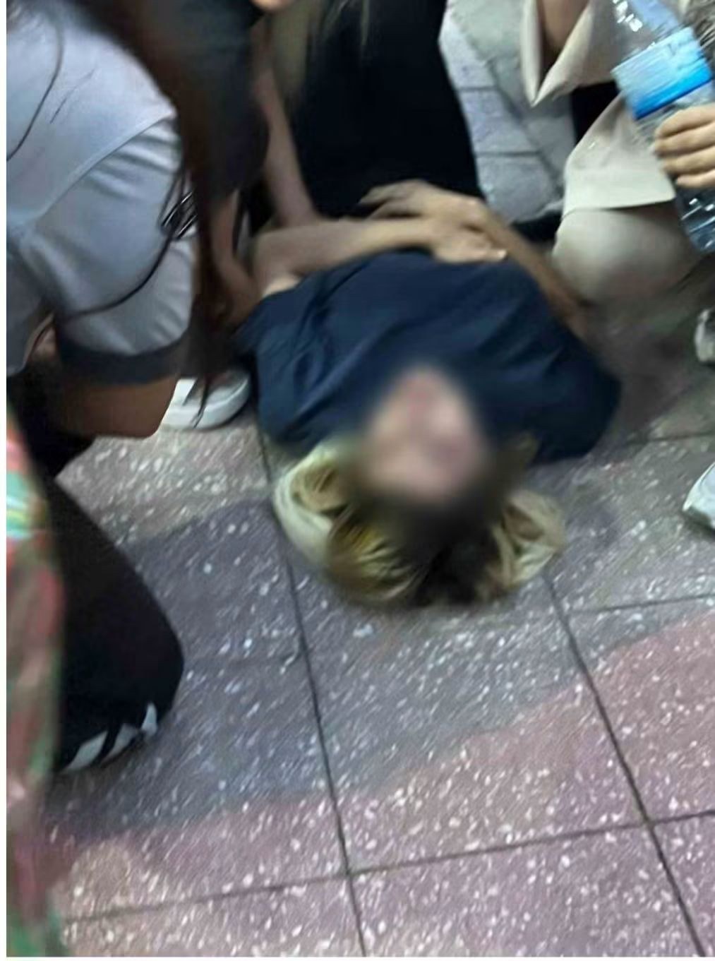 Adana'da Kadın Sokak Ortasında Kocası Tarafından Bıçaklandı