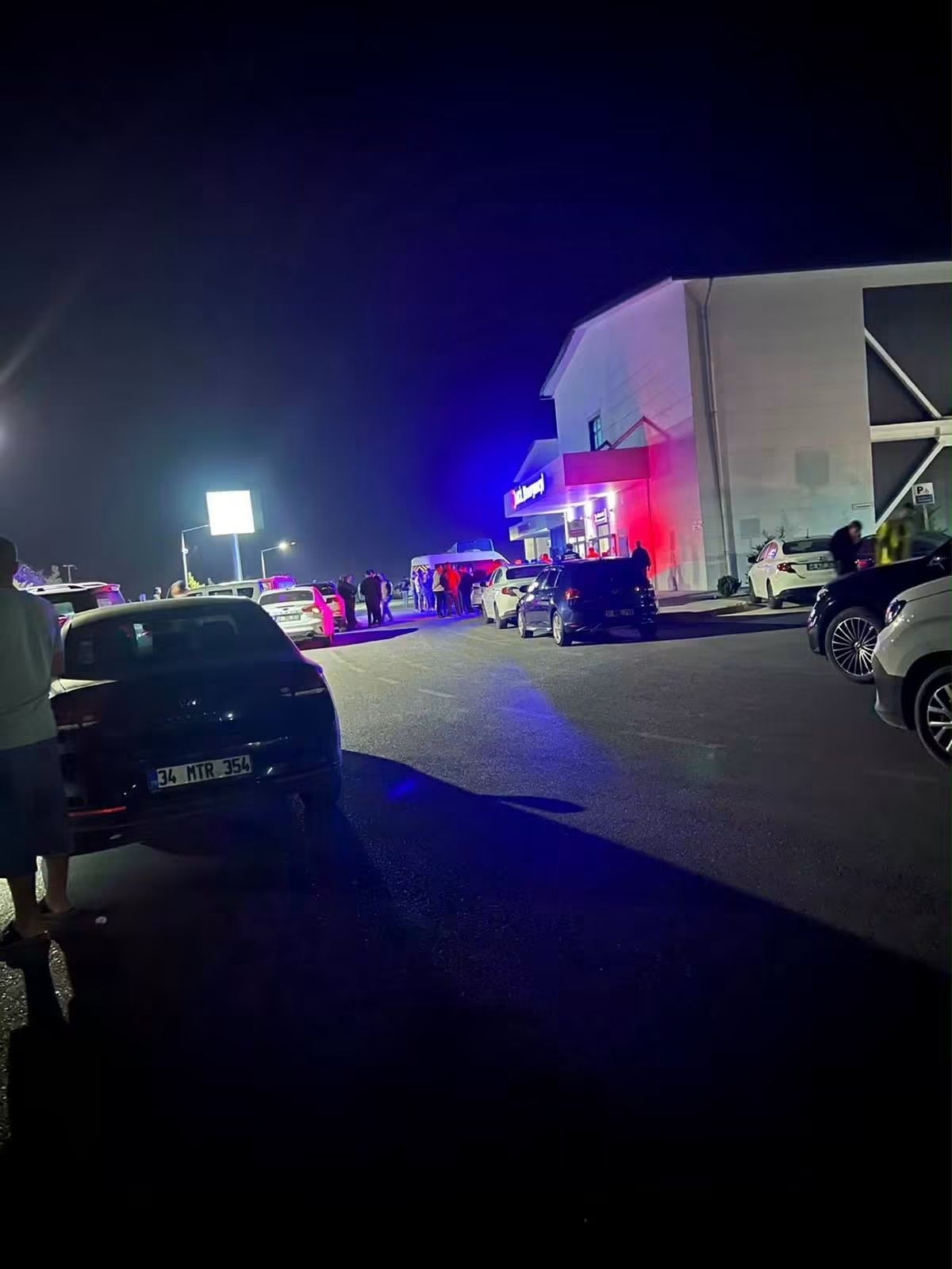 Türkoğlu'nda Silahlı Kavgayı Ayırmak İsteyen Polis Memuru Hayatını Kaybetti