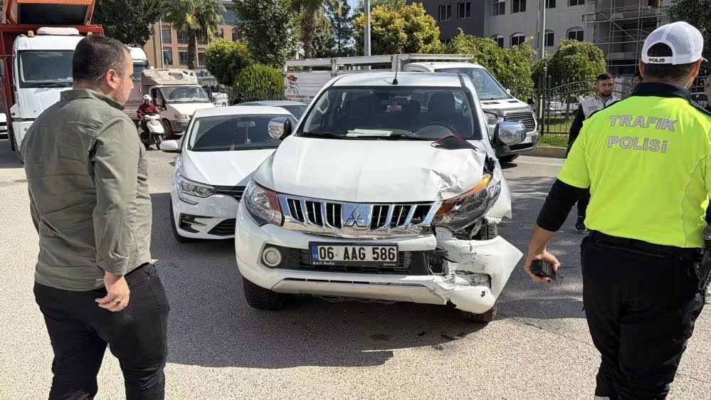 Adıyaman'da Dört Araçlı Zincirleme Trafik Kazası Meydana Geldi