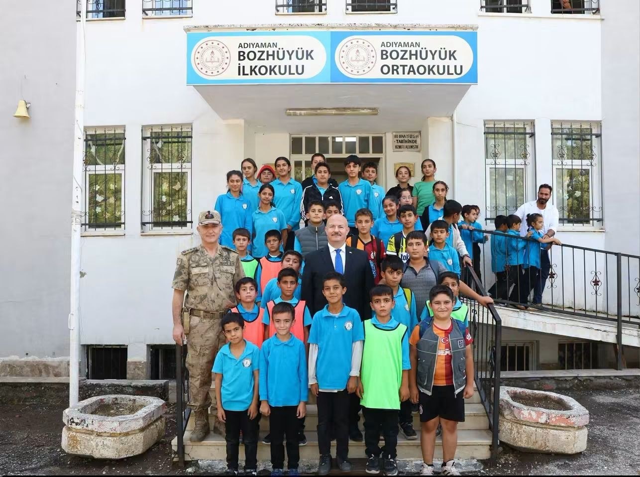 Bozhöyük Köyü'nde Mini Futbol Sahası Açıldı