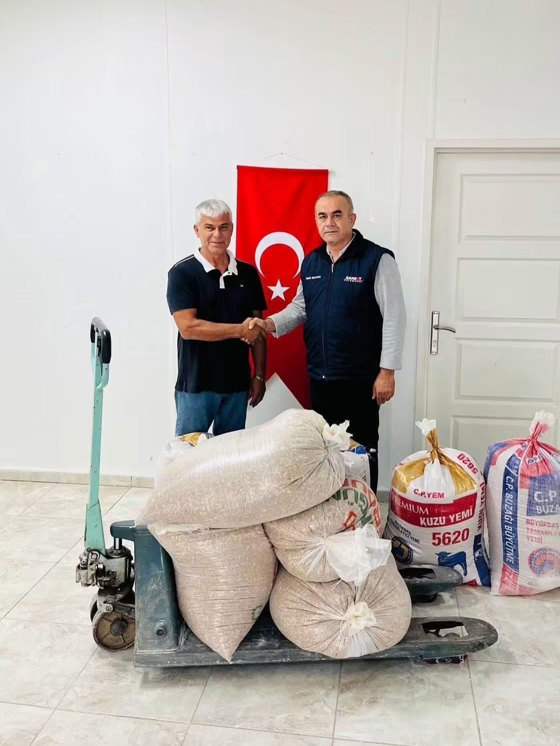 Samsat Belediyesi Ata Tohumlarını Üniversiteye Hibe Etti